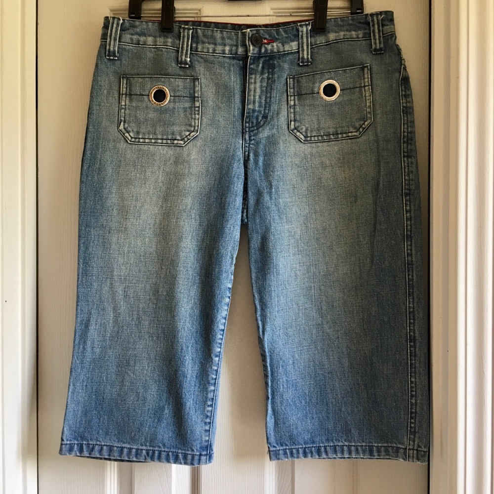 Y2K vintage Tommy Hilfiger clam-digger jeans!! 😮
